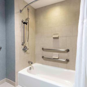 Queen Room Two Queen Beds Sofa Bed Accessible Tub
